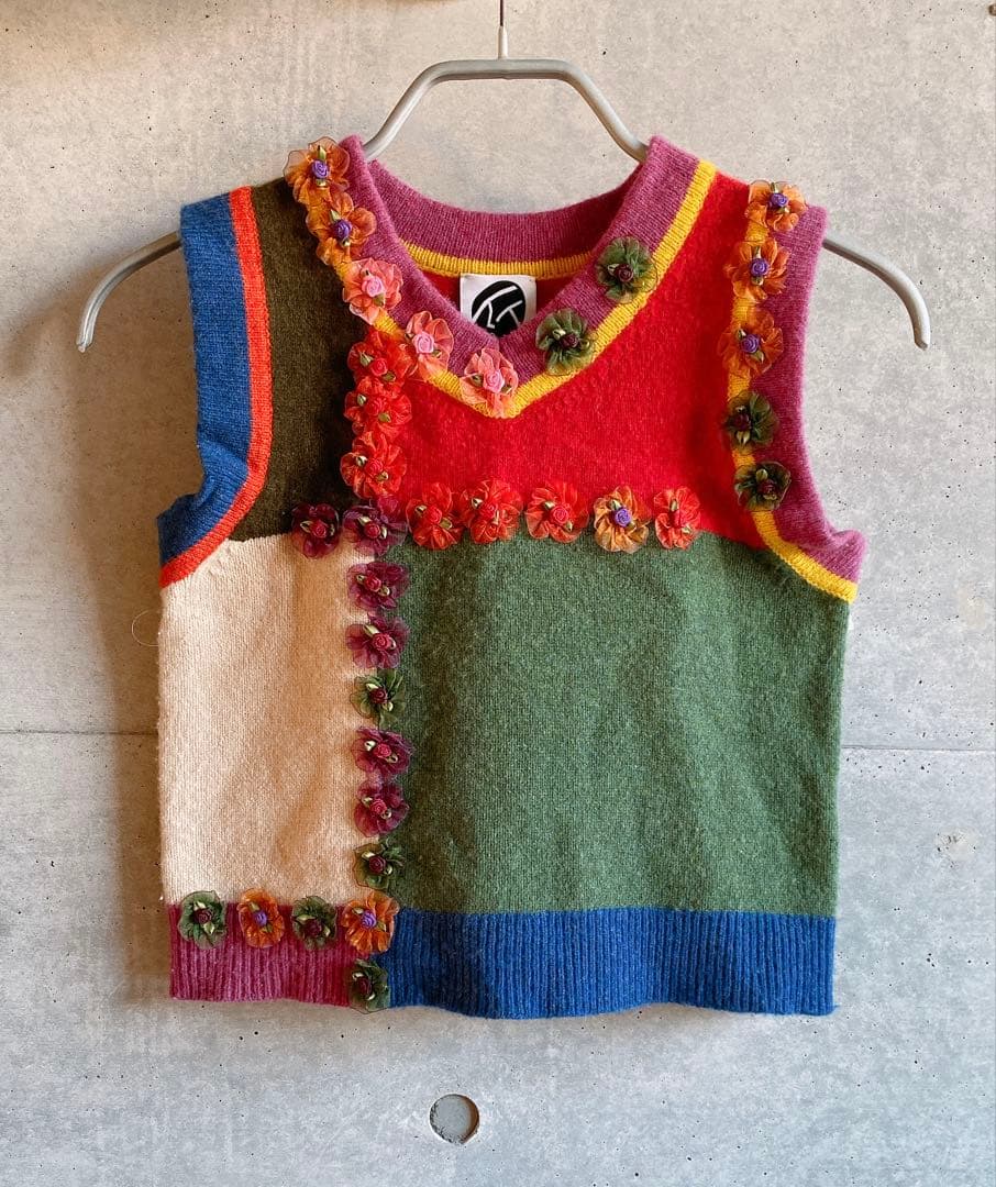 YanYan(ヤンヤン) マルチカラーニットベスト YanYan(ヤンヤン) マルチカラーニットベスト - メルカリ
