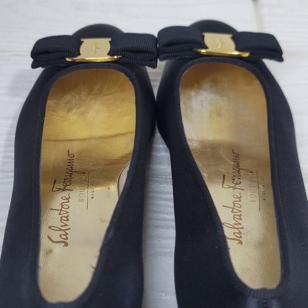 【極美品】FERRAGAMO ヴァラ パンプス 5.5C(23cm) ブラック