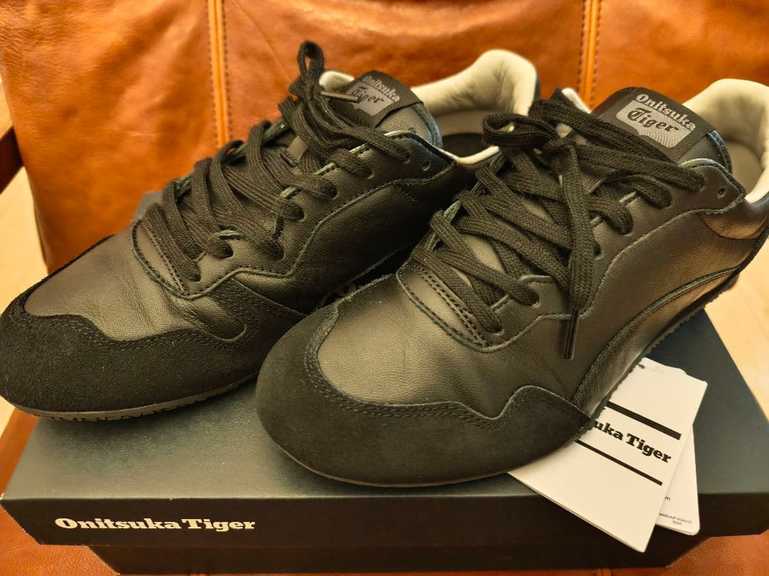 新品同様　Onitsuka Tiger SERRANO CL ブラック/27.0 Onitsuka Tiger SERRANO CL Leather ( BLACK ) 1183C252.001 [UNISEX