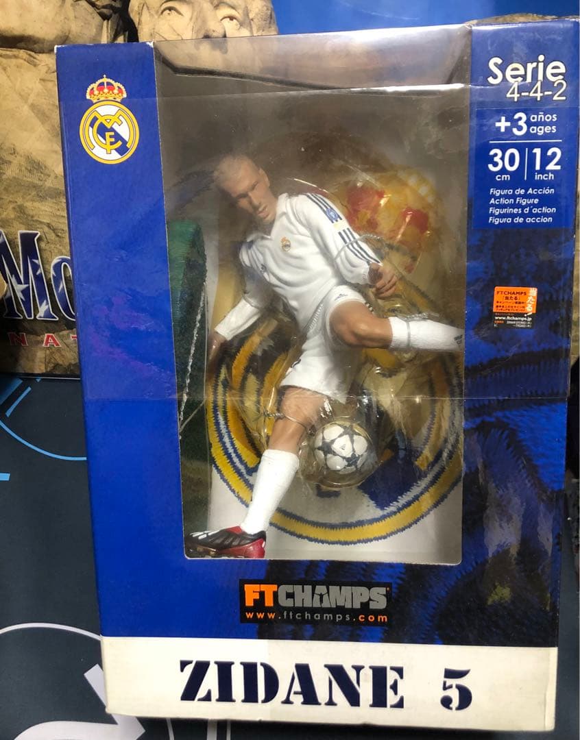 ジダン　フィギュア　サッカー　レアル　チャンピオンズリーグ　12インチ Amazon | FT Champs - Real Madrid: 12 Inch Deluxe Figure ジダン