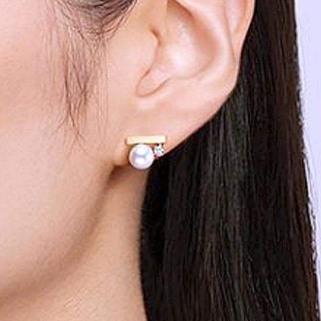 タサキ “プチ” バランス クラス イヤリング（ピアス）ダイヤモンド ＹＧ