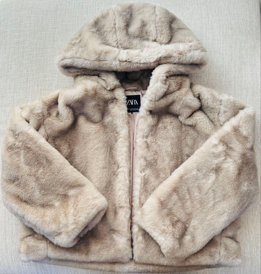 ZARA ベージュ フード付きファーコート XS - メルカリ
