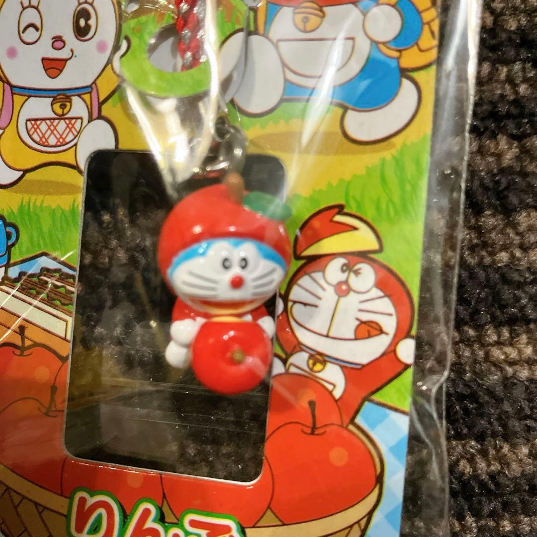 どこでもドラえもん☆信州限定☆りんご☆根付☆ストラップ - メルカリ