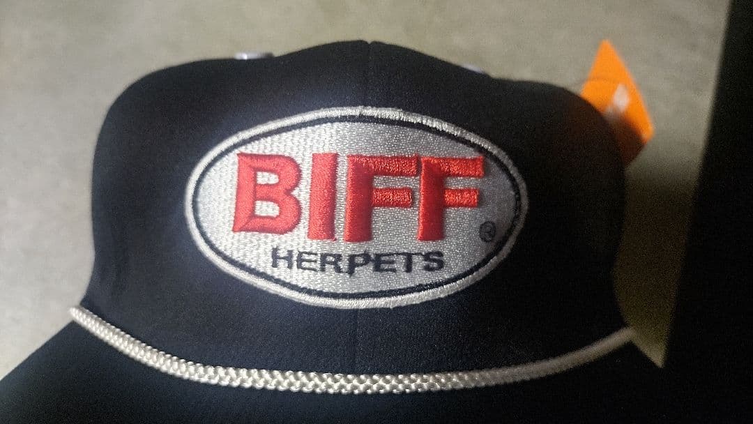 BIFFキャップ 野性爆弾くっきー ぶてぃっく紫歯茎 バック