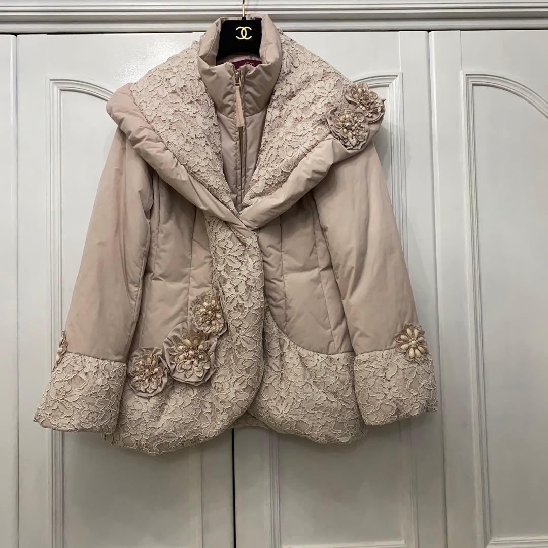 極美品、スーパービューティーダウンコート、ジャケットレースづかい花