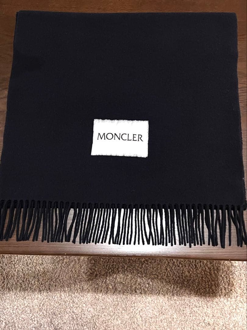 MONCLER ブラック マフラー フリンジ付き - メルカリ