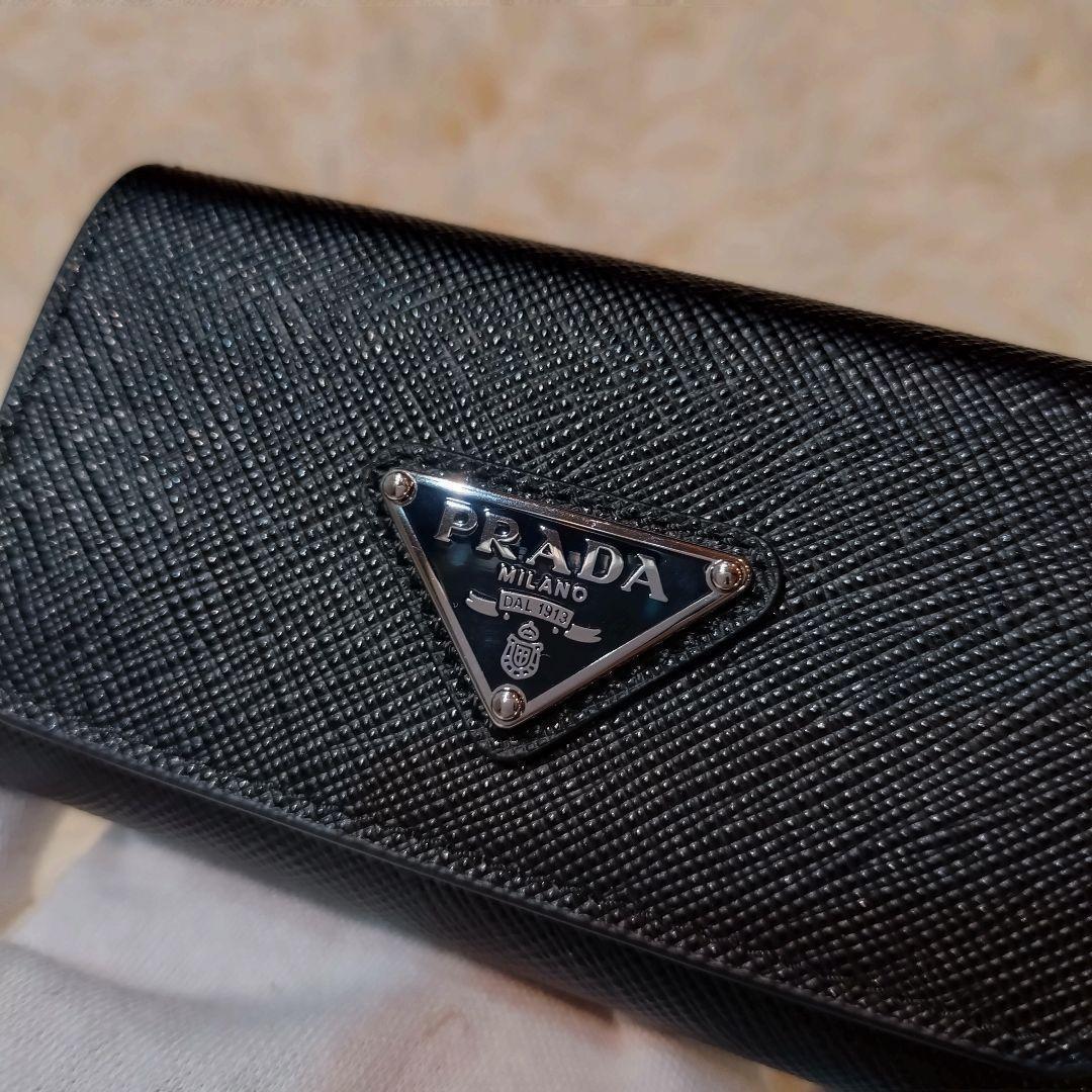 新品✨️　NFCタグ　プラダ　キーケース　4連　サフィアーノレザー　3角ロゴ 楽天市場】プラダ PRADA キーケース 三つ折り4連 サフィアーノ バイ