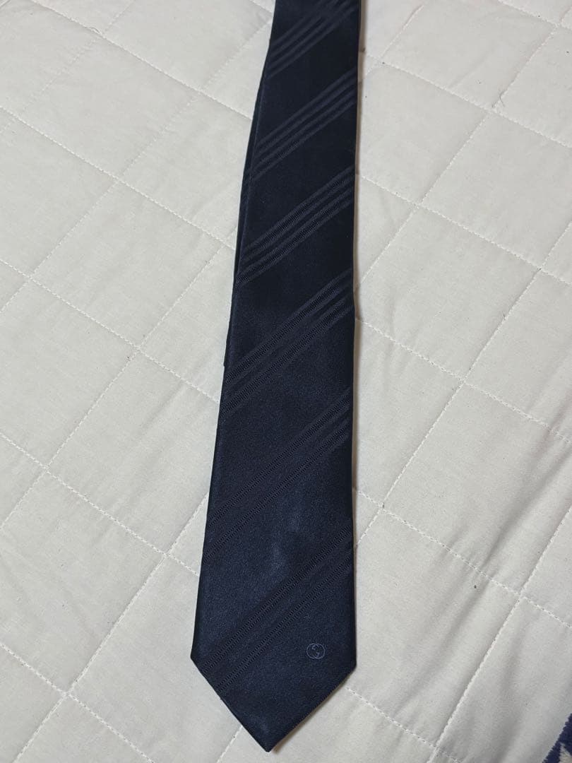 定価23,950円GUCCI ダークネイビー ストライプ ネクタイ