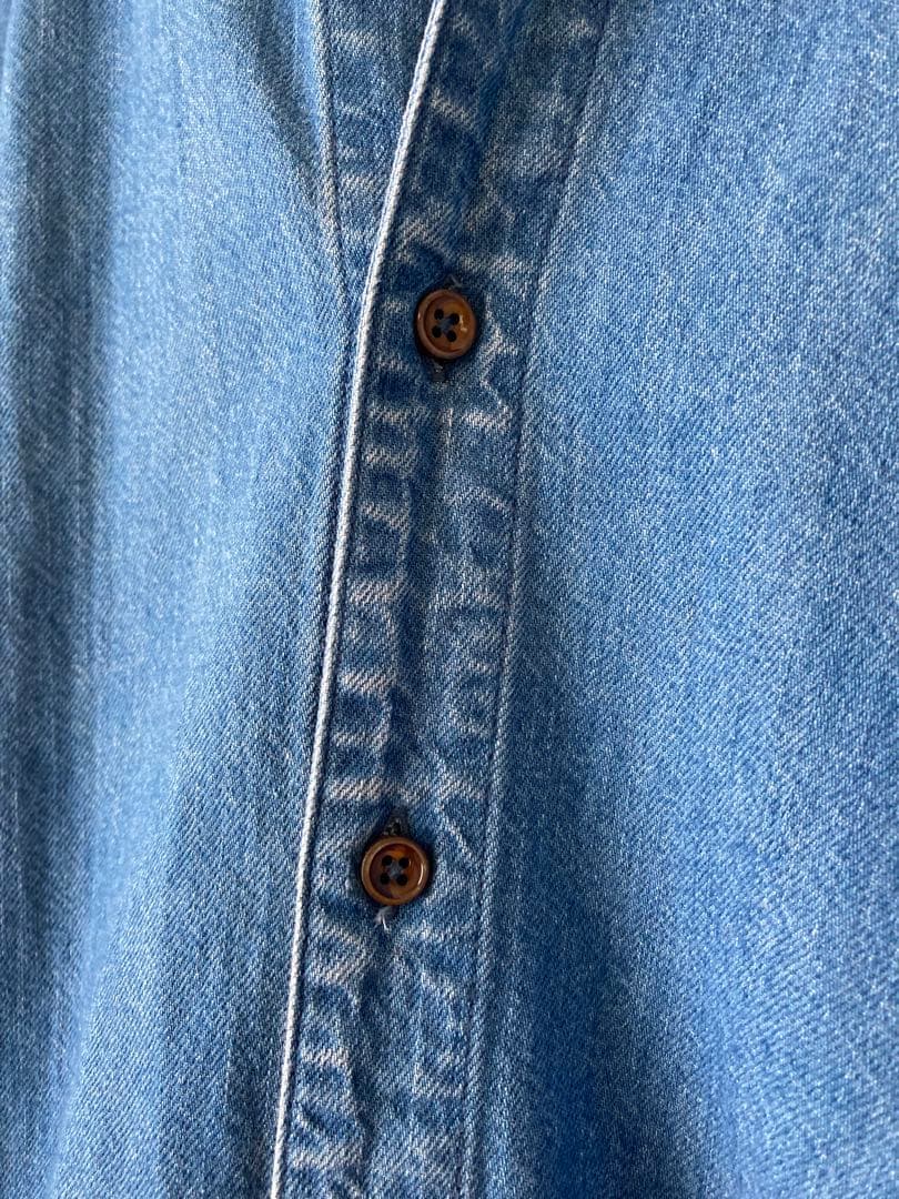 ビアズリー ノーカラーデニムシャツ ゆったりオーバーサイズ 春向き