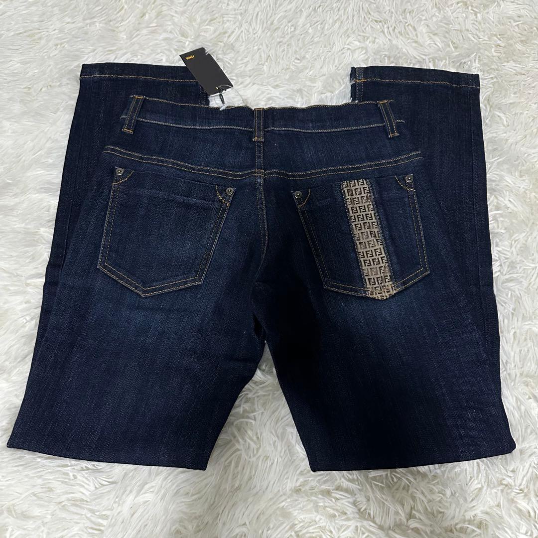 新品未使用 FENDI フェンディ ズッカ キッズ デニムパンツ 10A 150 FENDI(フェンディ) キッズ用ボトムス(ベビー・キッズ) - ブランド通販