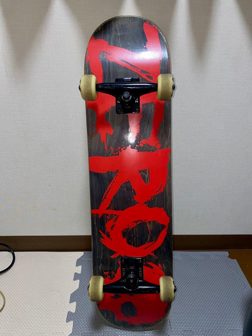 ZERO スケートボード 赤黒グラフィック コンプリート ZERO スケートボード 赤黒グラフィック コンプリート - メルカリ ZERO