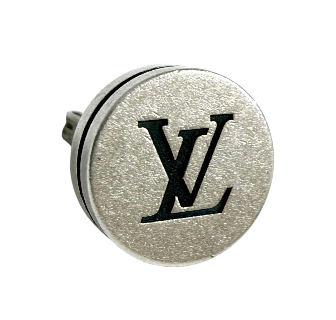 ルイ・ヴィトン ピアス・LV テーラー LV のみ - メルカリ
