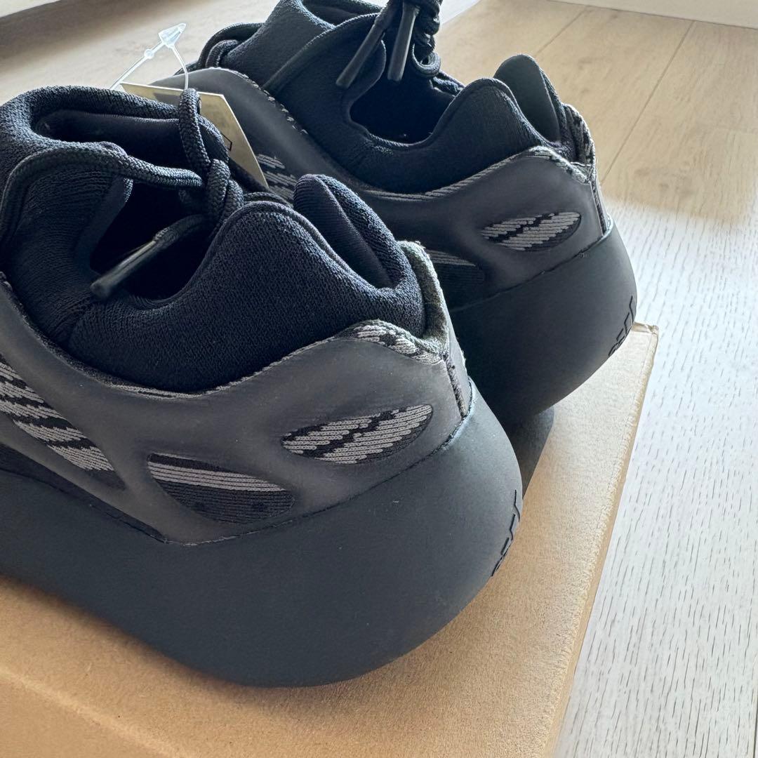 1日限定値下げ‼️ adidas yeezyスニーカー　28.0cm