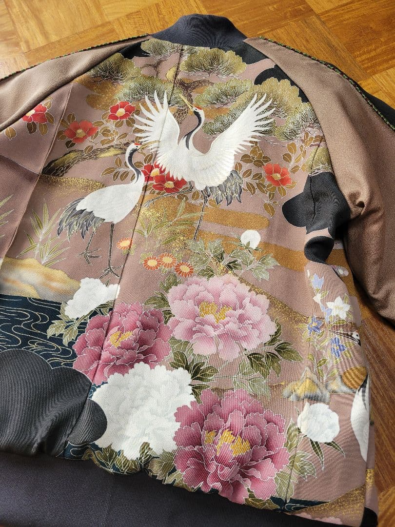 め0101着物リメイク正絹古布黒留袖江戸褄鶴文ヴィンテージスカジャン