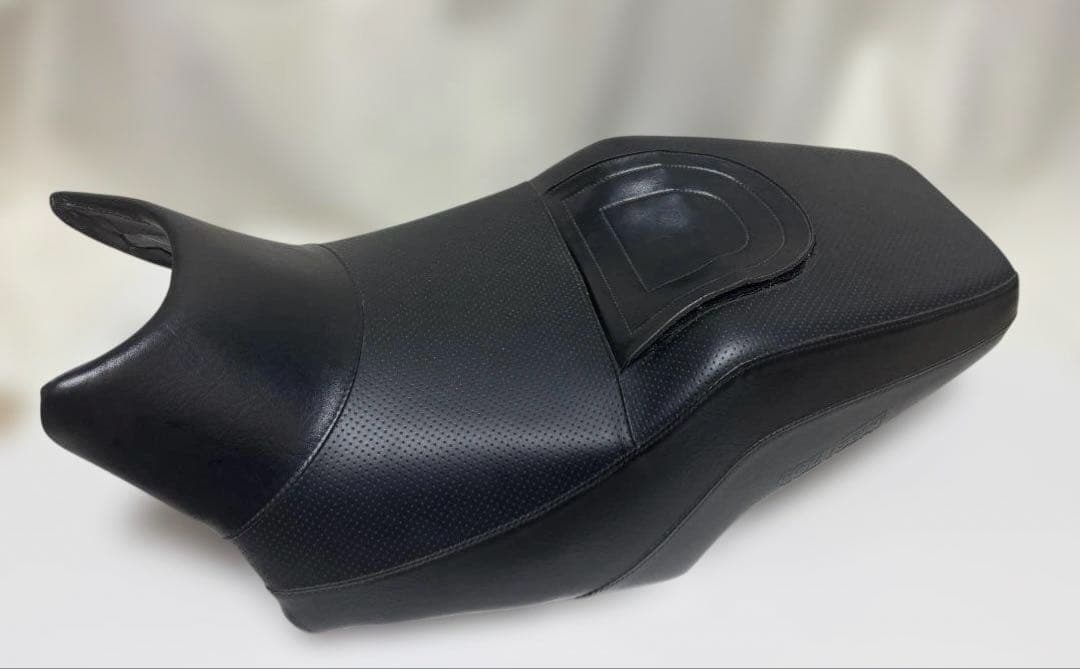 Ｖ-ＭＡＸ１２００　ワイズギア製ローダウンシートシグナスＸ　ＢＦ９１ ローダウンシート | ヤマハ発動機グループ ワイズギア