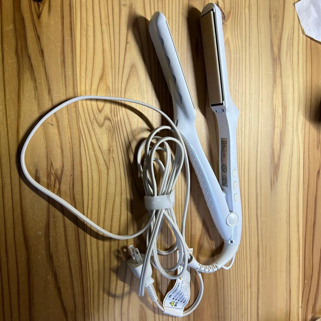 ストレートヘアアイロン　絹女(KINUJO) ホワイト(LM125) KINUJO ストレートヘアアイロン 絹女~KINUJO~ LM-125 の通販