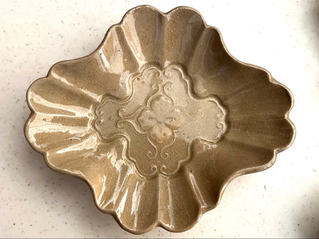 古瀬戸 御深井焼 菊皿 輪花皿 【5客】 古瀬戸 御深井焼 菊皿 輪花皿 【5客】 - メルカリ