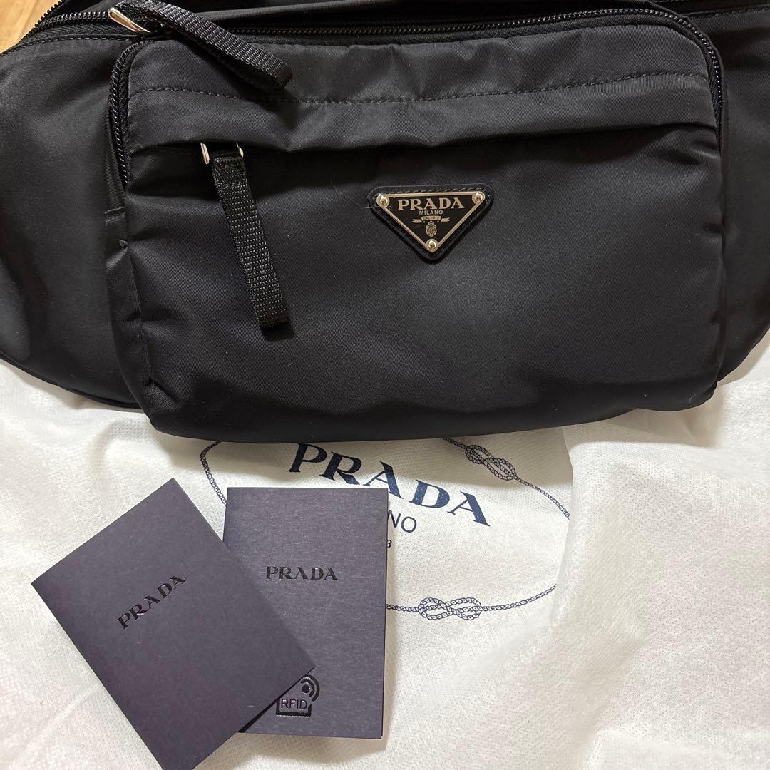 アッキー　美品PRADA ブラック ボディバッグ アッキー 美品PRADA ブラック ボディバッグ PRADA（プラダ） リュック