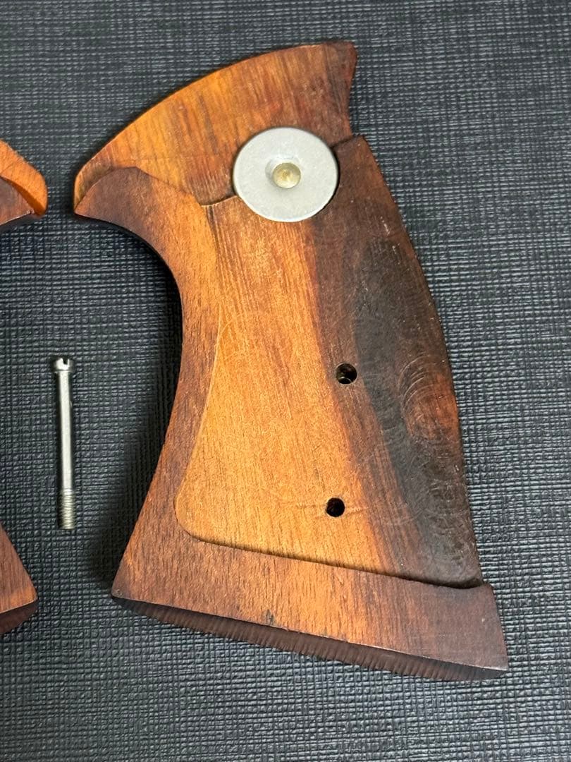 S&W純正 Nフレーム用 実物グリップ ゴンカロ - メルカリ