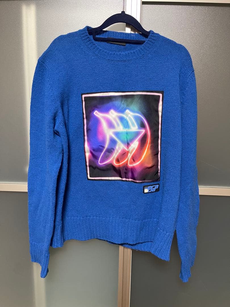 PRADA ネオンプリント ニットセーター 青 PRADA ネオンプリント ニットセーター 青