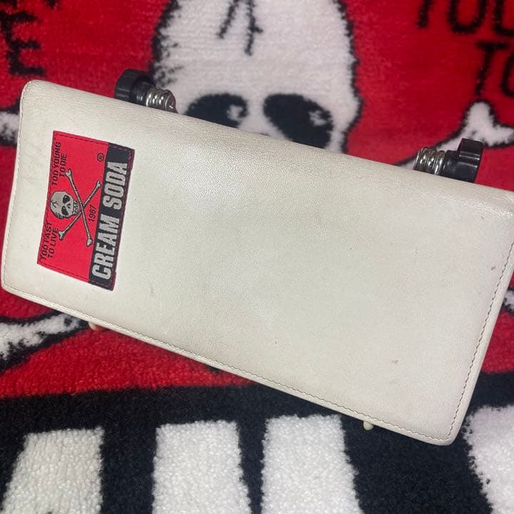 クリームソーダ無地（白）長財布 - メルカリ