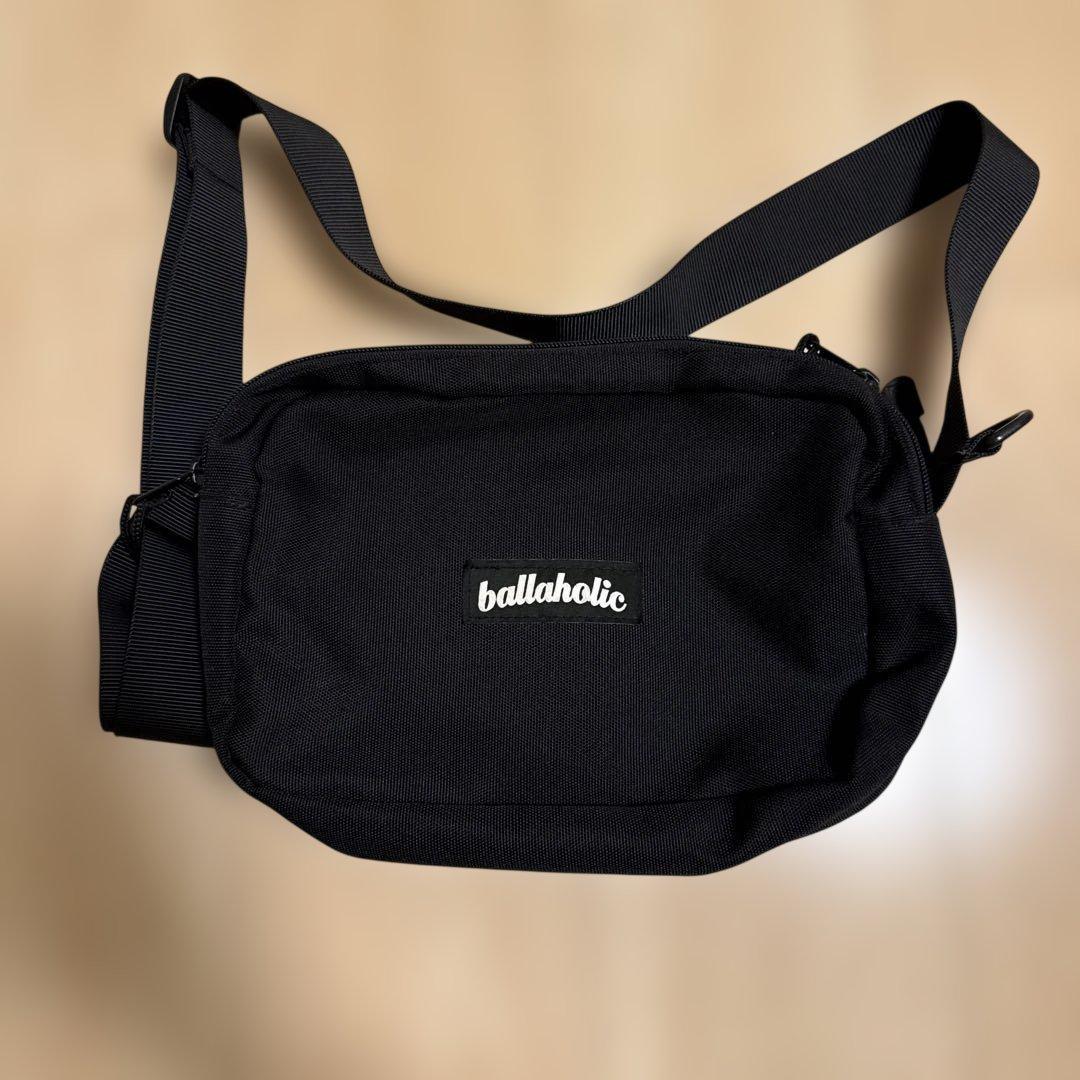 ballaholic ブラック ショルダーバッグ - メルカリ