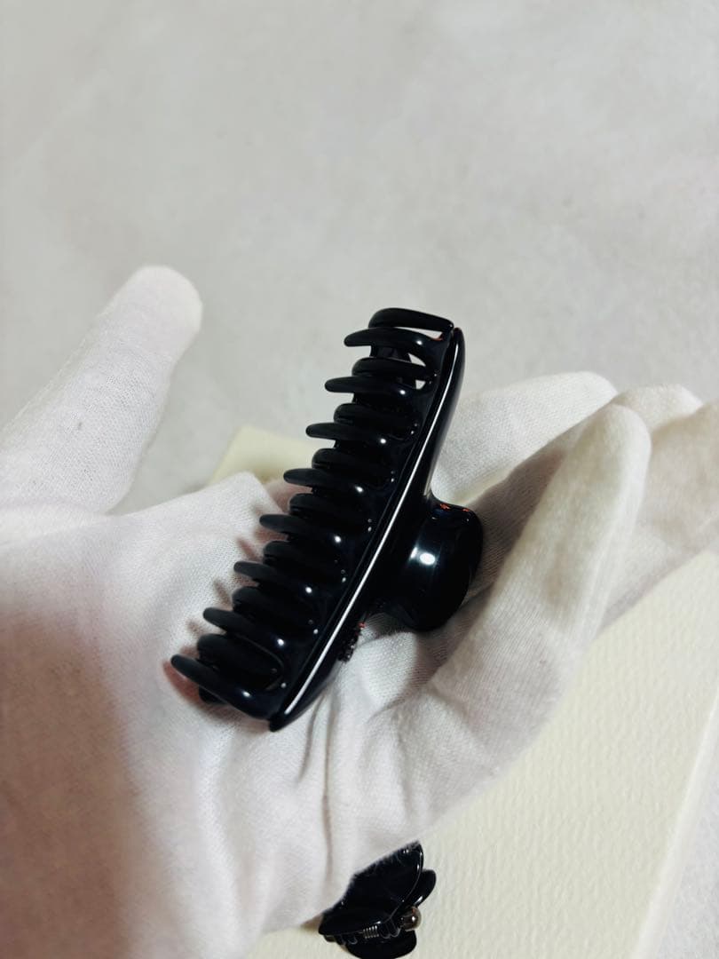 mayu様 専用 美品1個 acca アッカ 黒 クリップ