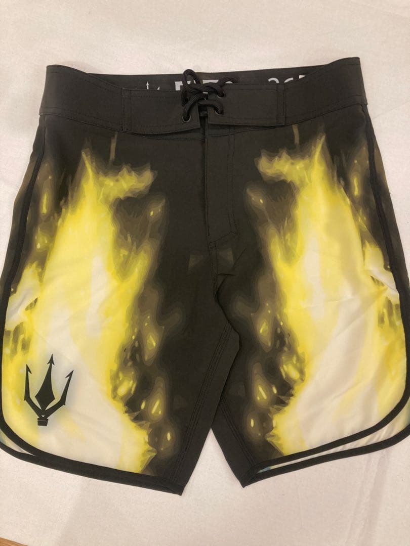 希少品❗️570 FIED ファイド サーフパンツ 26サイズ ブラック×イエロ 2026年最新】fied サーフパンツ 26の人気アイテム - メルカリ