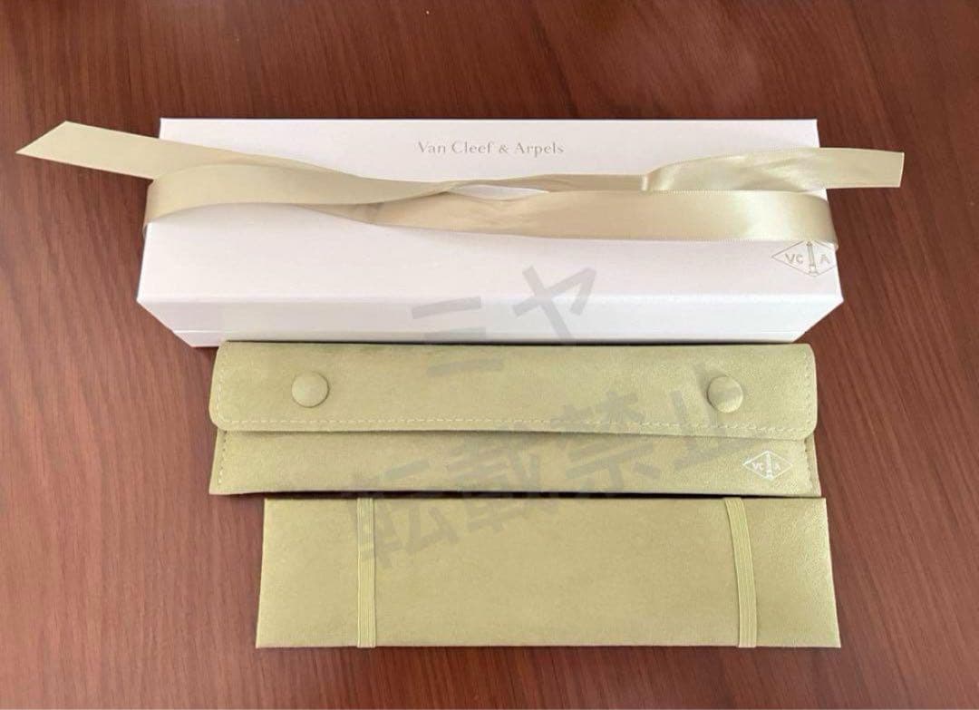 美品】Van Cleef & Arpels、ポーチ、リボン付き 空箱