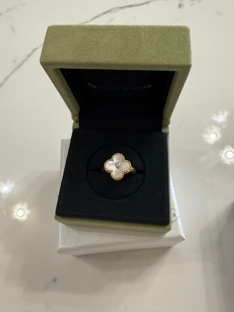noel様専用 ヴァンクリーフ マザーオブパール ゴールドリング 53
