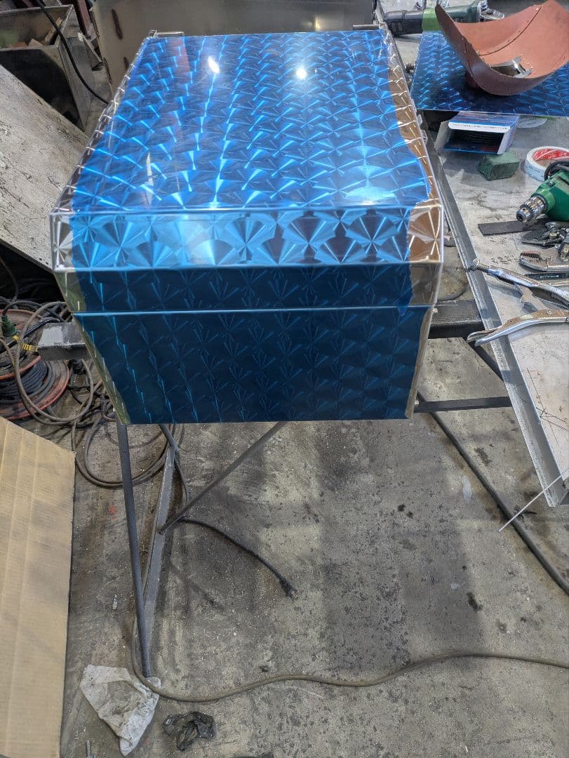 トラックバッテリーケース ウロコステンレス デコトラ