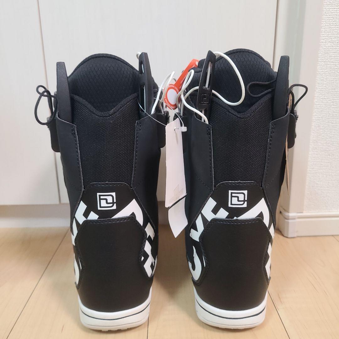 【新品・未使用】DEELUXE レディース　ブーツ ID LARA　22.5cm