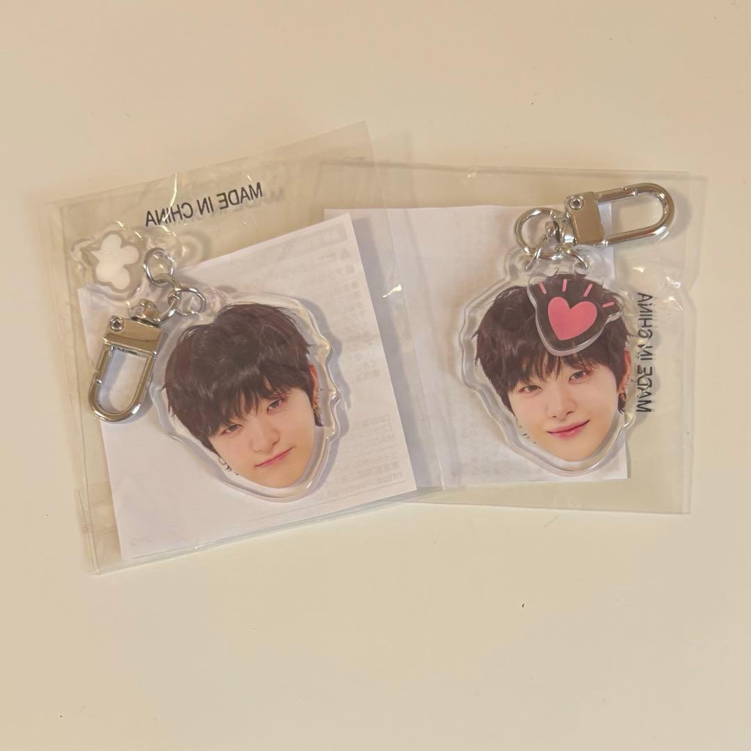 treasure ジフン 顔アクキー カプセルトイ 怒 楽 - メルカリ