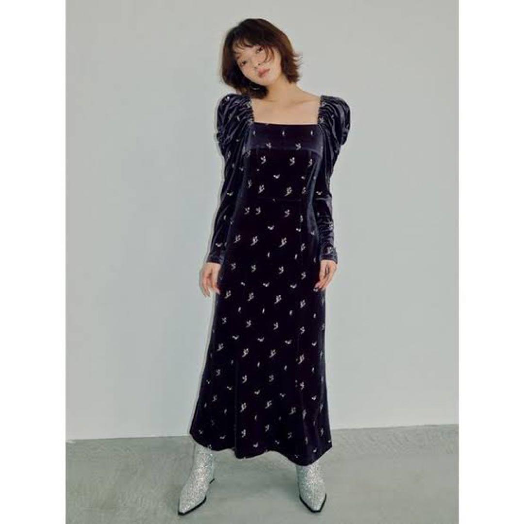 LILY BROWN フラワーエンブロイダリースクエアネックベロアワンピース リリーブラウン LILY BROWN フラワーエンブロイダリースクエアネック