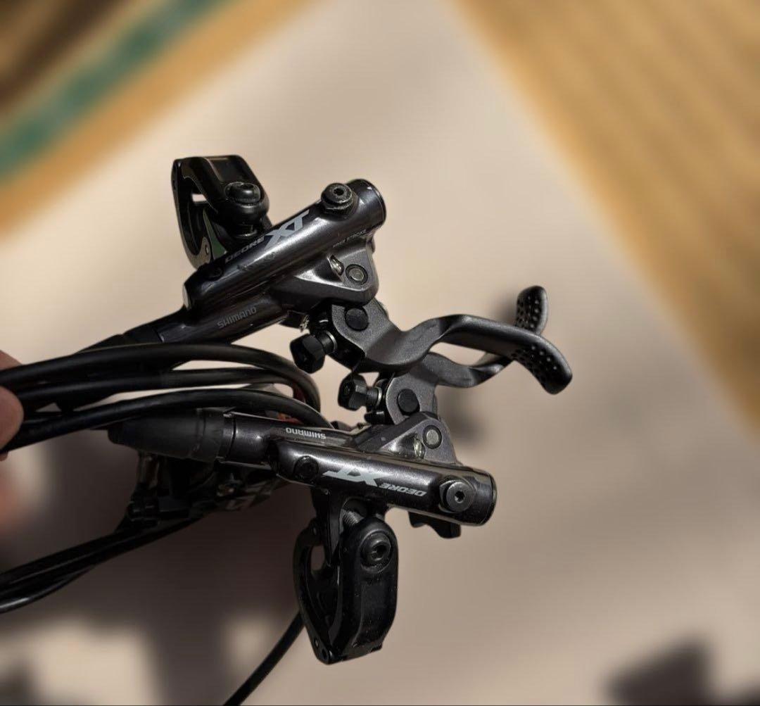 Saint M810 キャリパー& Deore XT M8100 レバー前後 Saint M810 キャリパー & Deore XT M8100レバー 前後 Saint M810