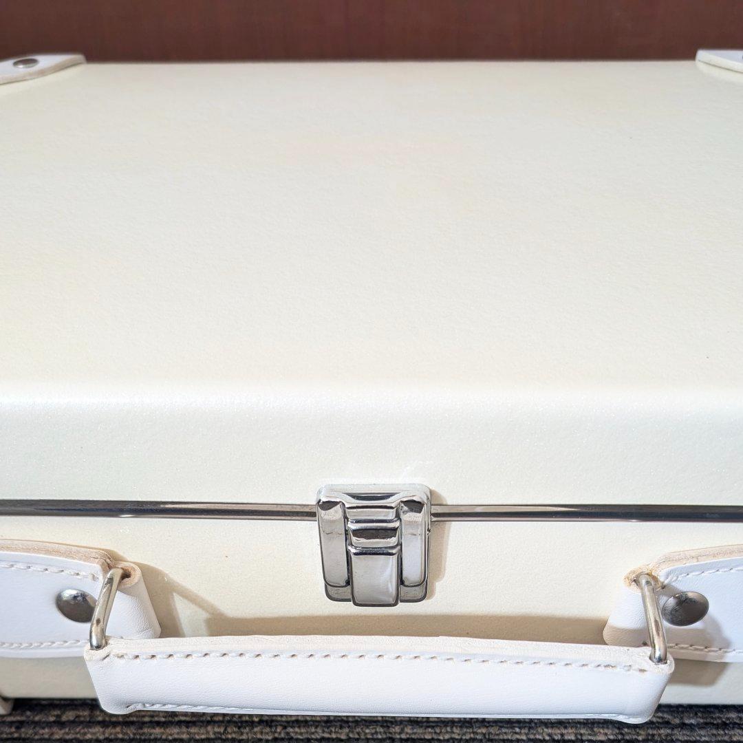 未使用☆保証書付グローブトロッター『ホワイトスター』限定品