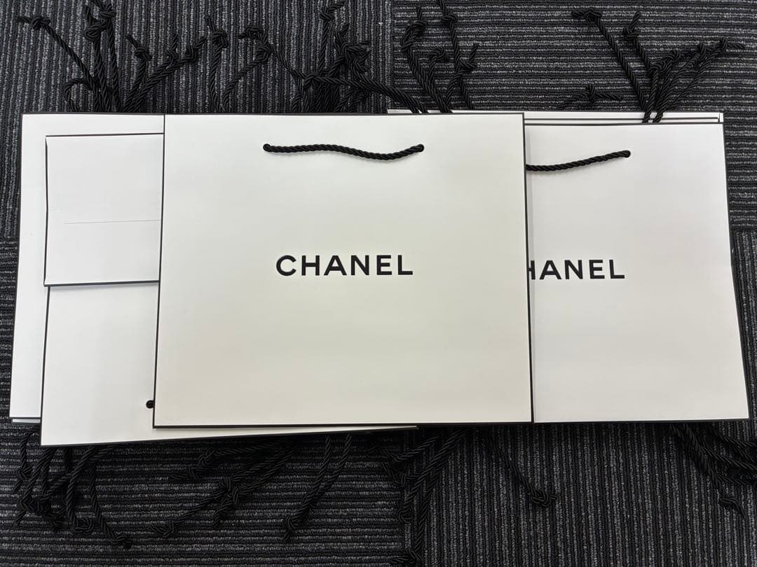 CHANEL シャネル ショッパー 紙袋 大サイズ　50枚 楽天市場】CHANEL シャネル ショッパー 紙袋 （ショッピング バック