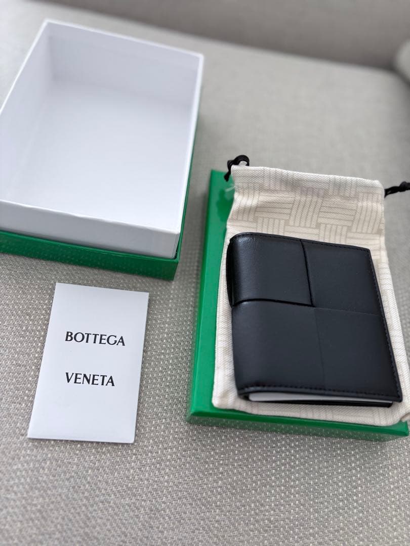 新品 BOTTEGA VENETA CASSETE 財布 正規品 二つ折り BOTTEGA VENETA（ボッテガ・ヴェネタ） 二つ折り財布 CASSETE カセット