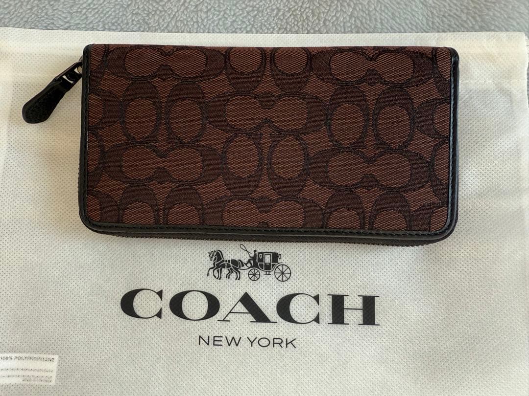 COACH ロゴパターン 長財布　新品未使用 新品 COACH コーチ 長財布 グリーン 緑 Cロゴ ストラップ付き｜Yahoo