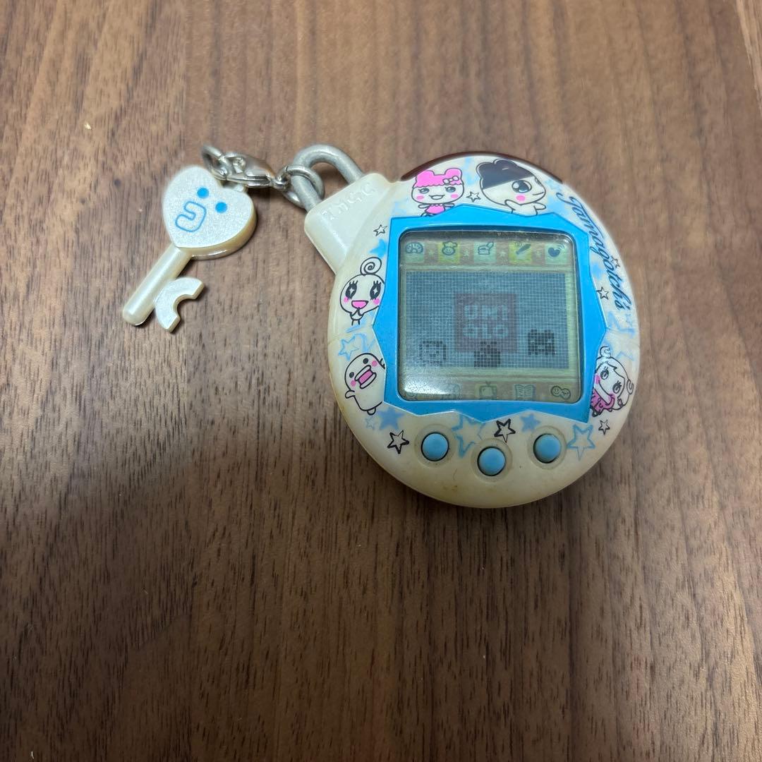 いぇー! ふぁみりーイロイロ! たまごっち プラス ふぁみたまユニクロ