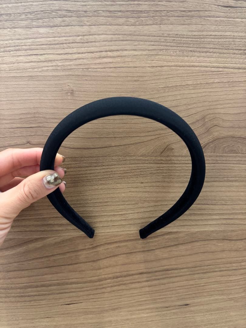 未使用　アレキサンドゥルパリ　カチューシャ　ブラック　黒　2.5cm