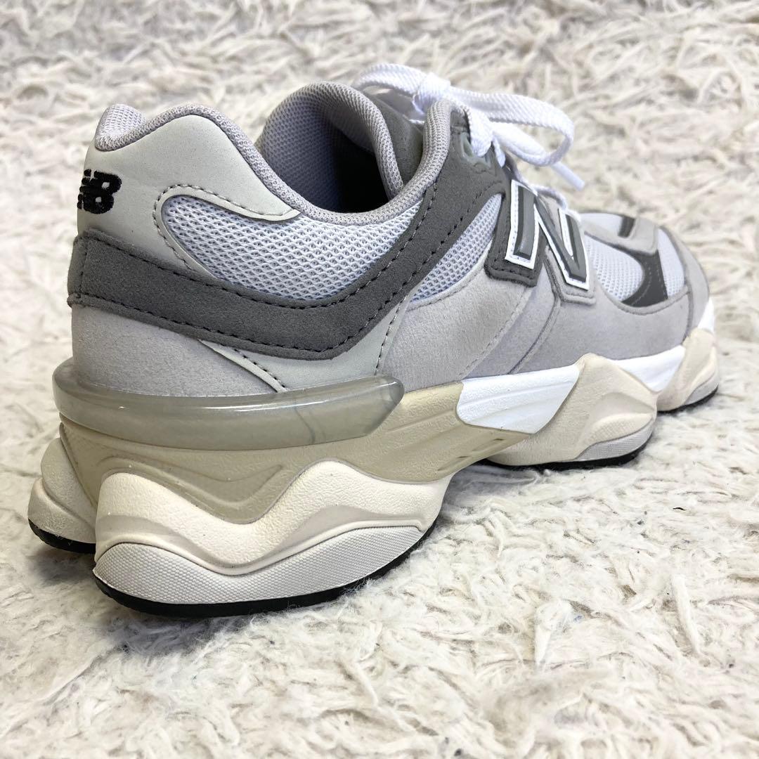 美品 New Balance 9060 グレー 23.5cm 厚底スニーカー