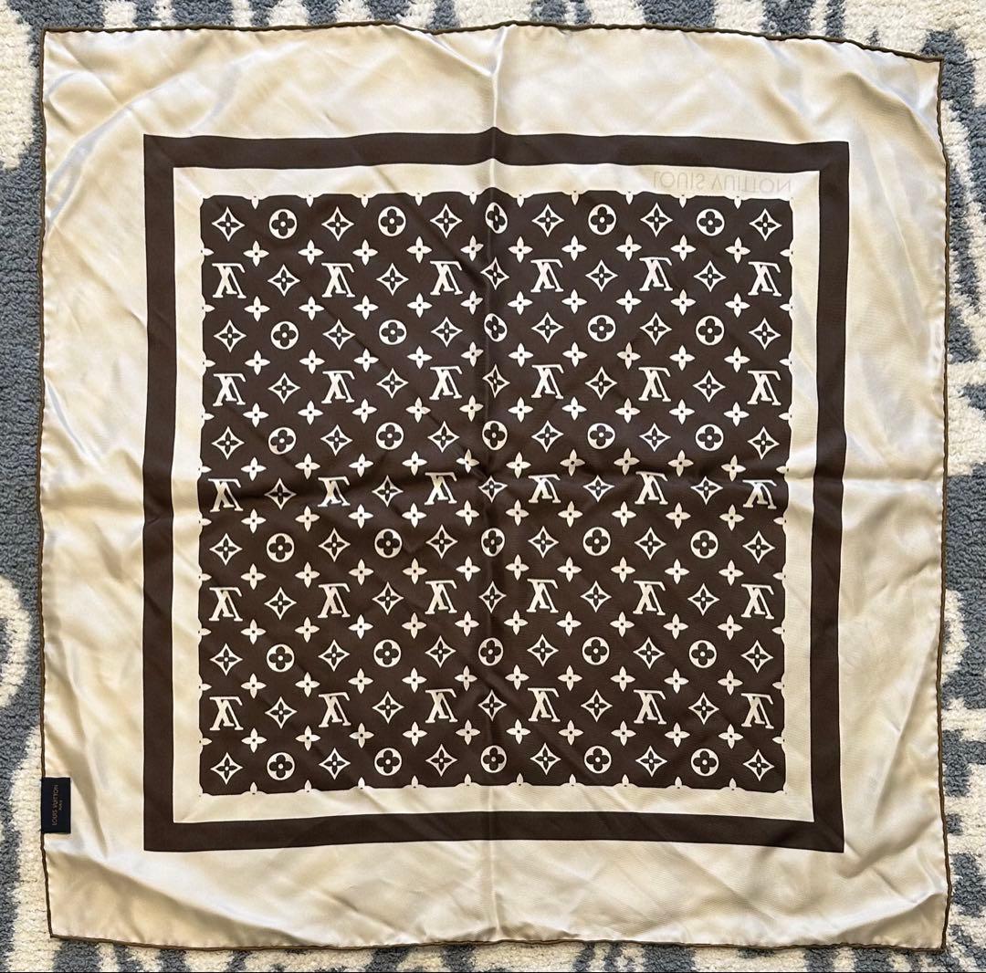 【新品未使用】《LOUIS VUITTON》スカーフ