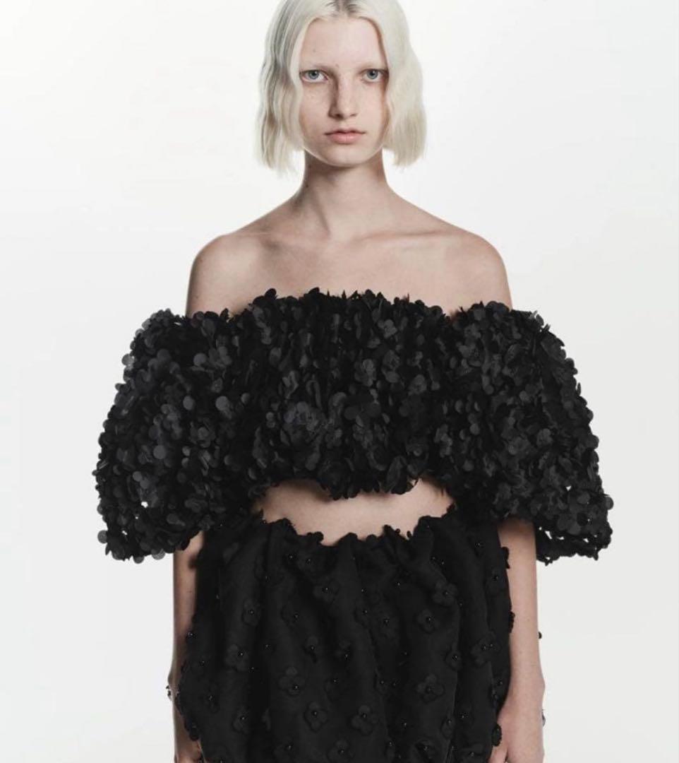 bibiy フラワーモチーフ ブラック ノースリーブ トップス - メルカリ