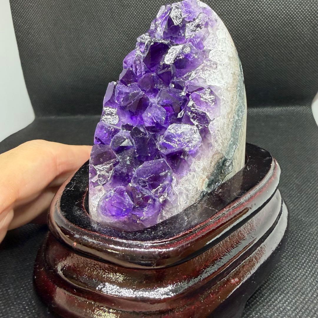 209紫水晶アメジストクラスター【台座付き】 - メルカリ