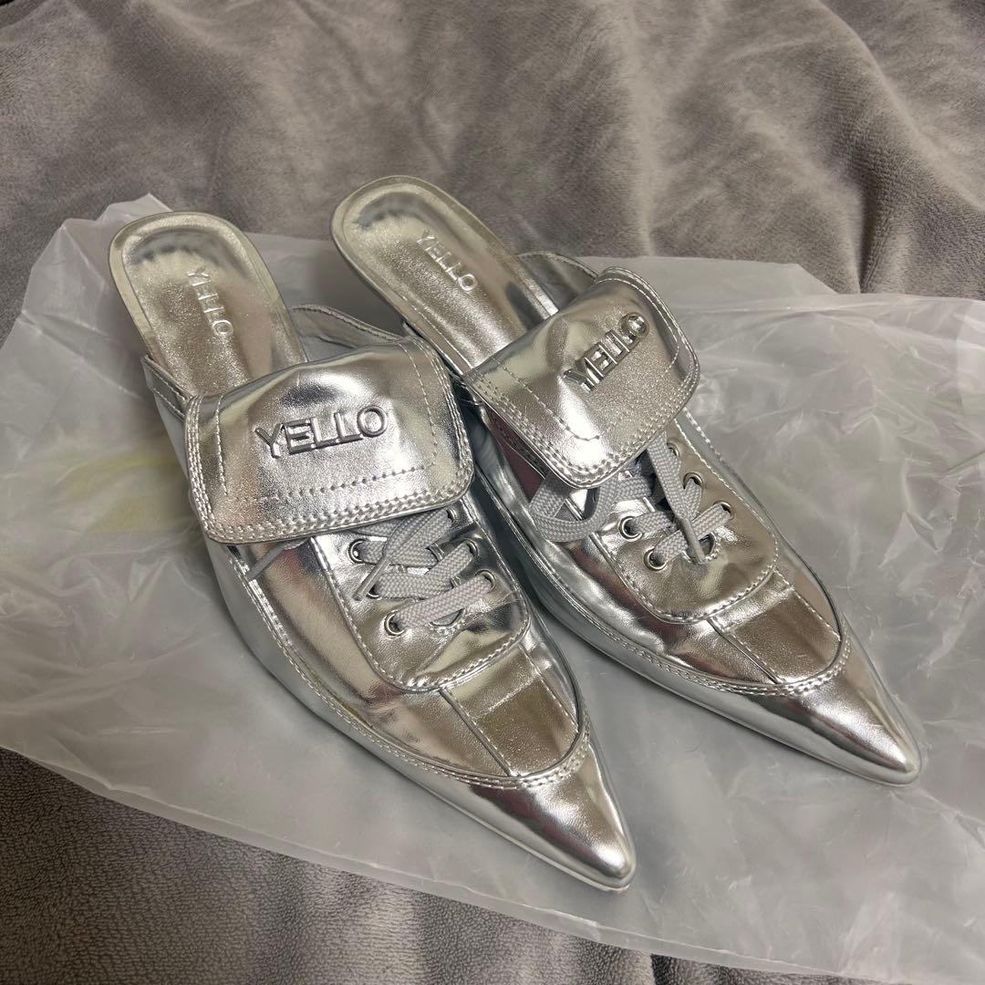 YELLO シルバーポインテッドトゥミュール 中古・古着通販】YELLO (イエロー) スニーカーミュール シルバー