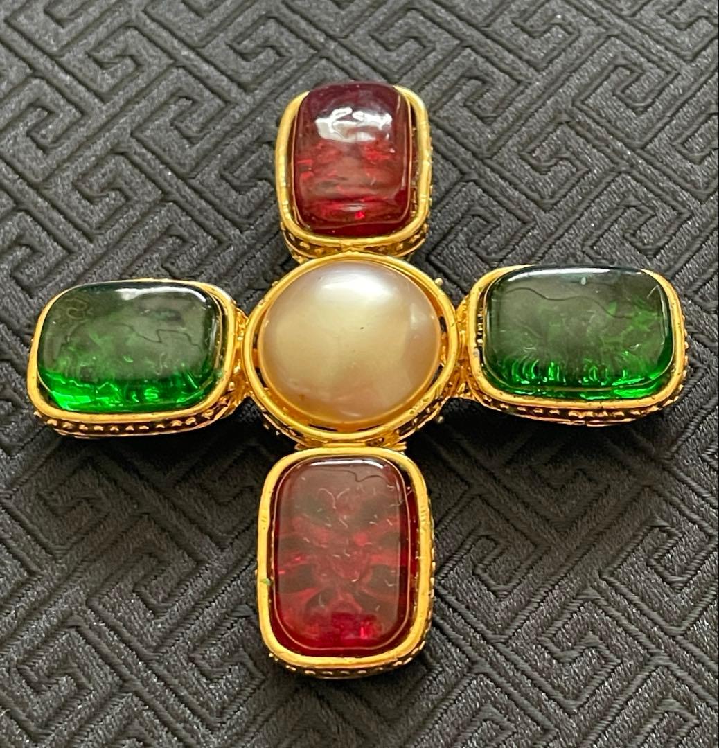 a*e様 CHANEL シャネル 23 グリポア フェイクパール ブローチ - メルカリ