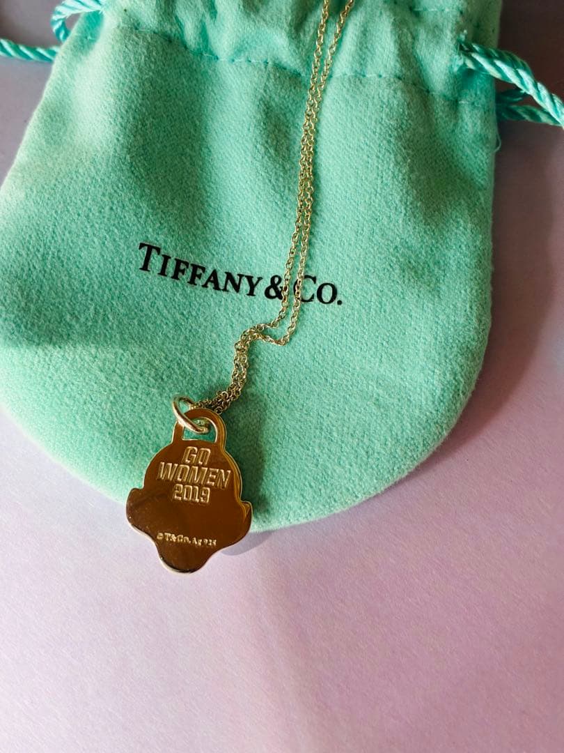 名古屋ウィメンズマラソン2019 GO WOMEN グレイ系のネックレス