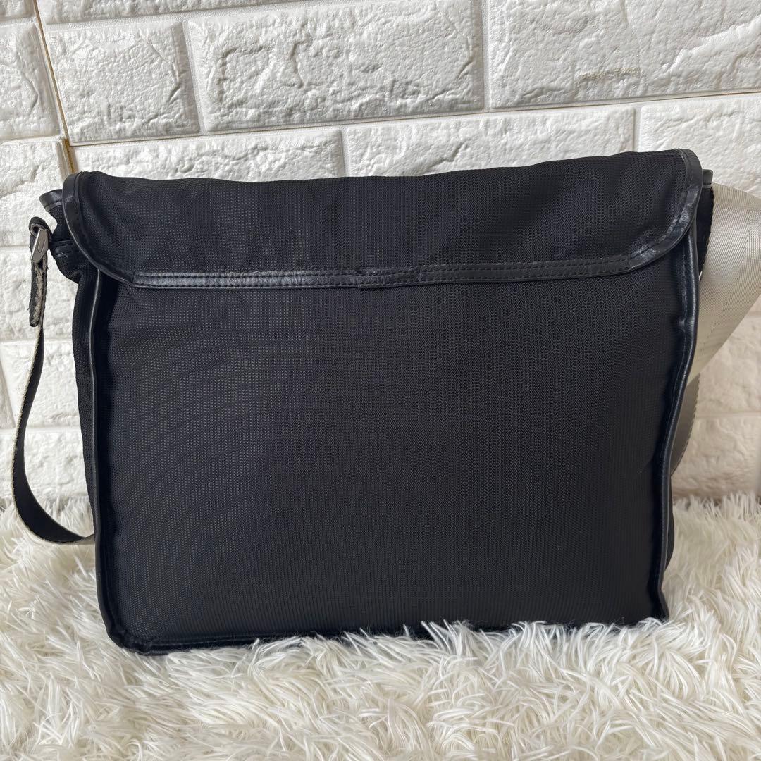 DIESEL✨大容量メッセンジャーバッグ レザー×ナイロン ロゴ刻印 y2k