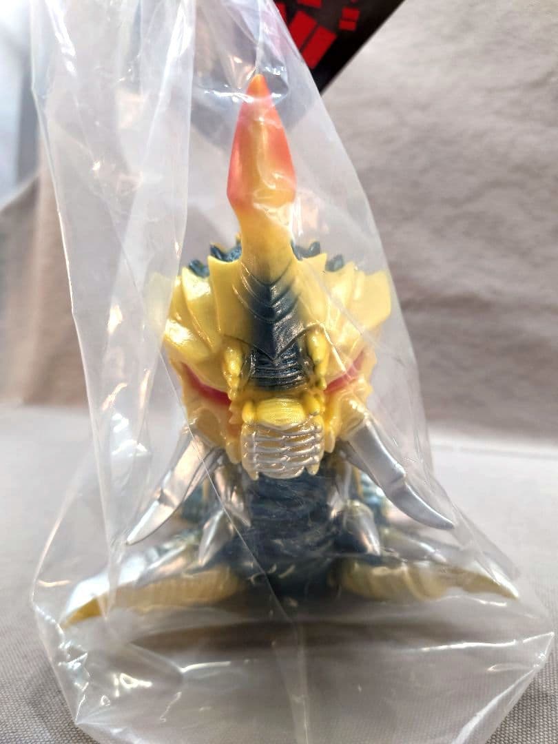 ゴジラ VANYL WARS マーミット製 「バトラ幼虫」 メディコム・トイ